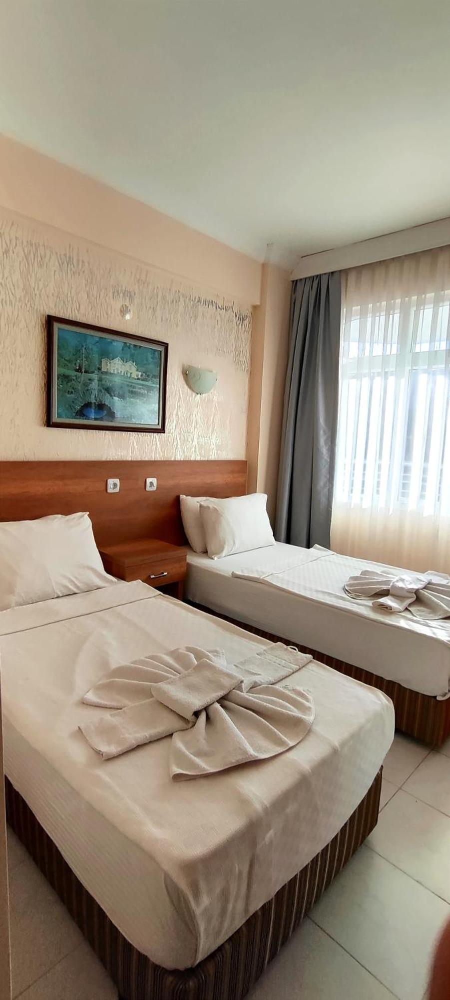 Dilhan Hotel Marmaris Esterno foto