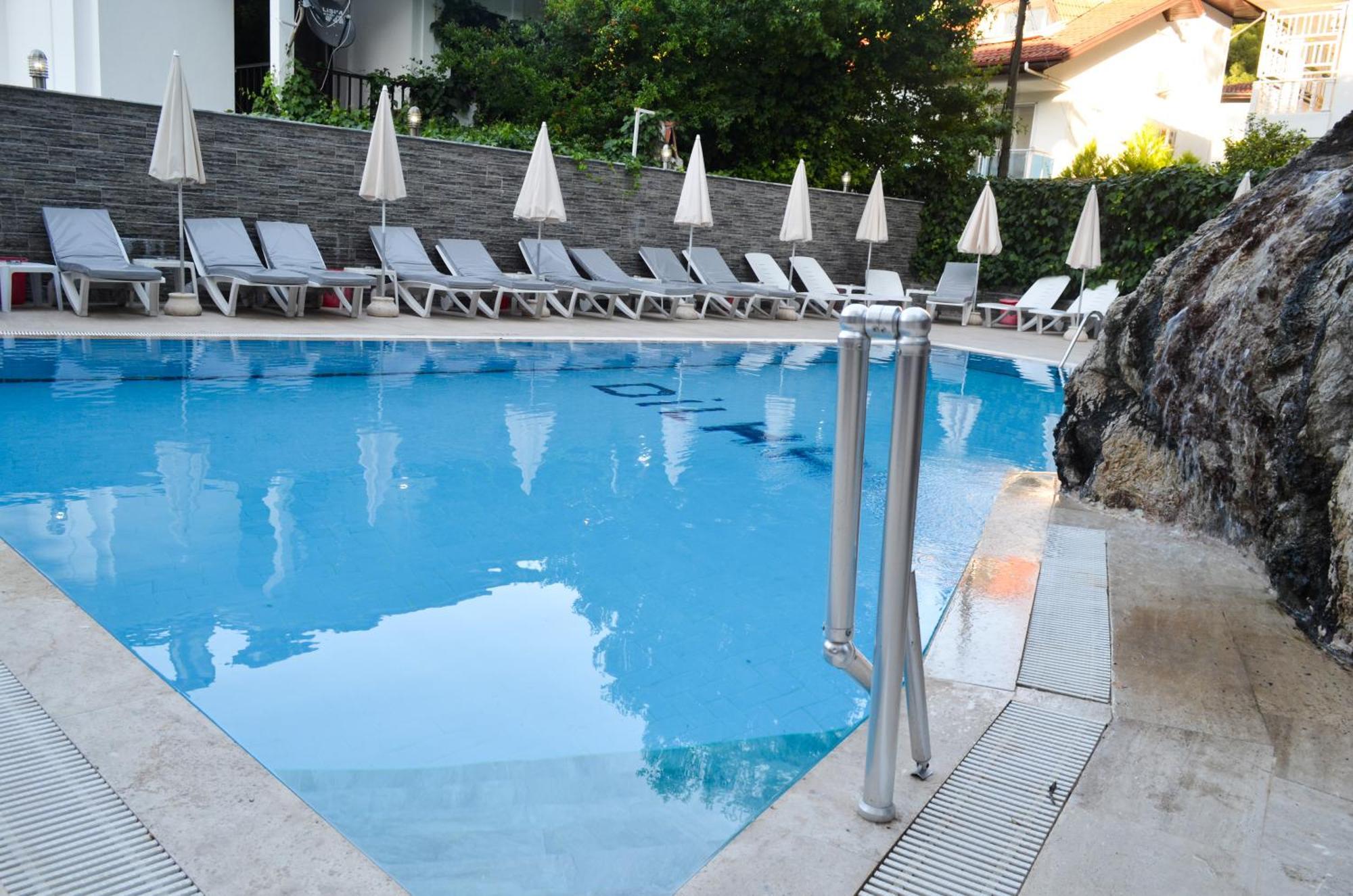 Dilhan Hotel Marmaris Esterno foto